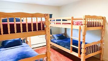 3 Schlafzimmer, Bügeleisen/Bügelbrett, Reisekinderbett, WLAN