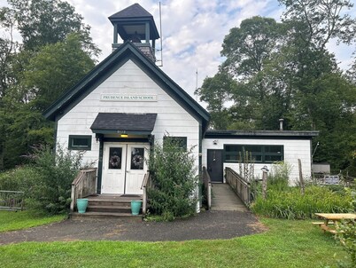 Coastal Comfort on Prudence Island