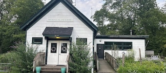 Coastal Comfort on Prudence Island
