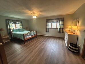 4 bedrooms, WiFi, bed sheets