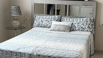 2 slaapkamers, een strijkplank/strijkijzer, wifi, beddengoed