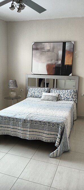 2 bedrooms, iron/ironing board, WiFi, bed sheets