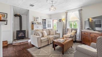 Smart TV, videojuegos, reproductor de DVD y libros