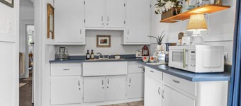 Sleeps 13, Restored Farmhouse at Red Sands Golf Course