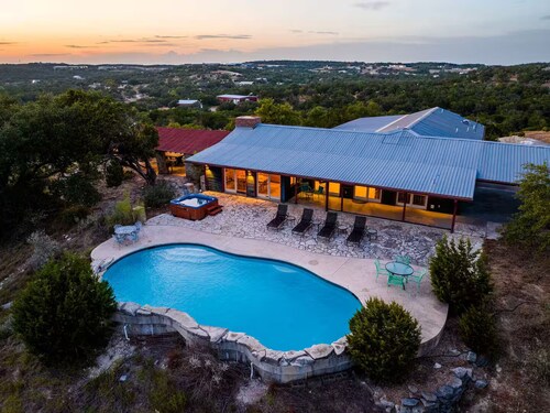 Legendary 3 Bedroom Estate with Pool & Hot Tub!