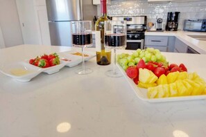 Private kitchen - Charming Craftsman hm In North Park near zoo (San Diego)