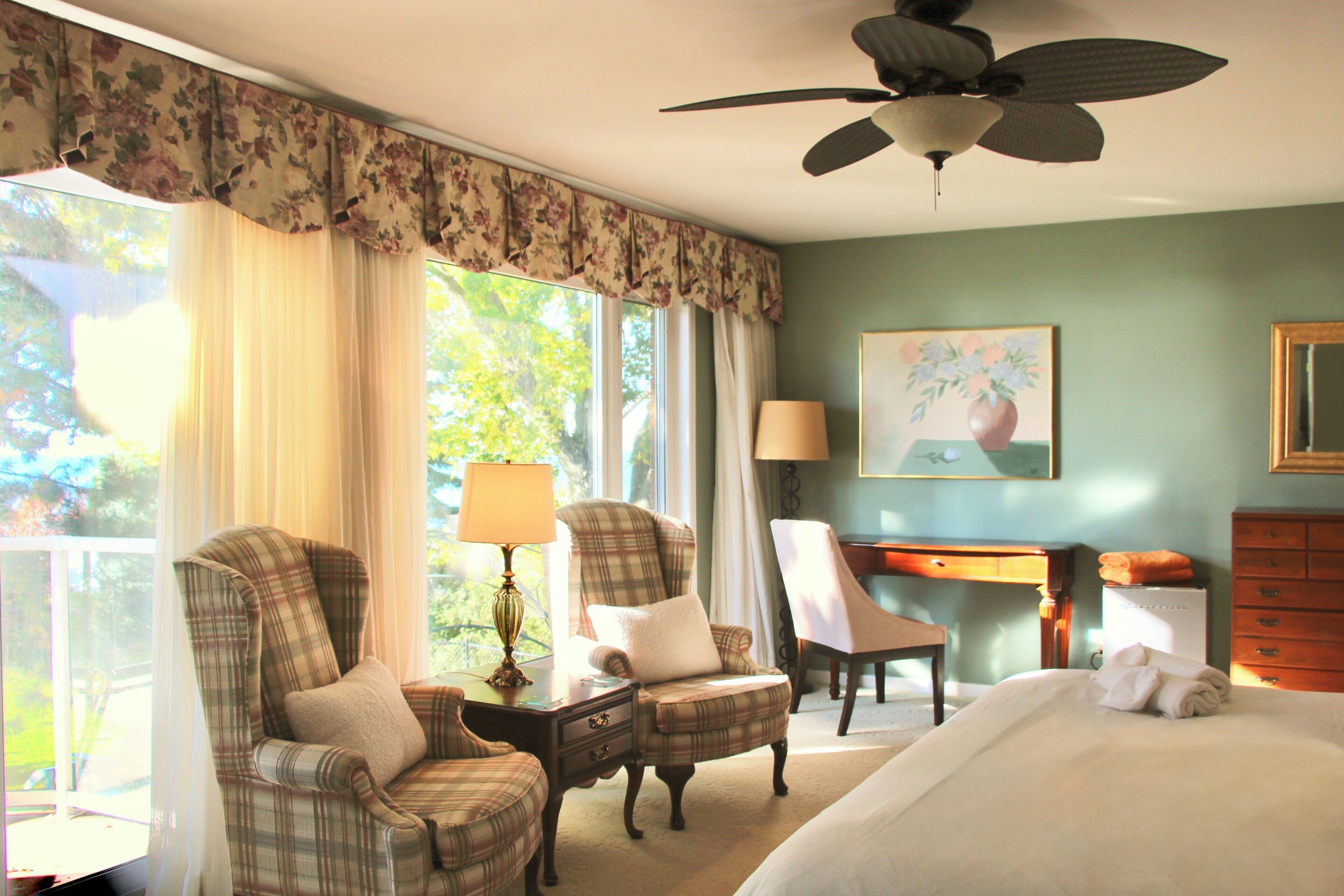 Deluxe Room, Balcony, Lake View | Iron/ironing board, free WiFi