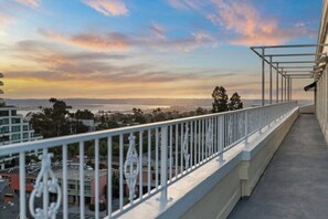 Property grounds - Wyndham Inn at the Park - Studio (San Diego)