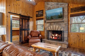 Interior - Creekside + Swim step & Floats | Fire Pit & Hot Tub (Cocke County)