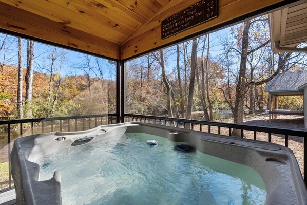 Bain à remous extérieur