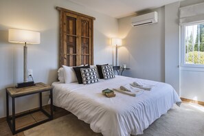 6 bedrooms, iron/ironing board, free WiFi, bed sheets