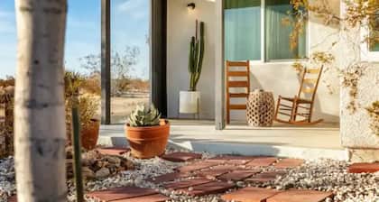 Little Joshua Tree - Plunge Pool, Sauna, Spa, Stargazing- Desert Oasis