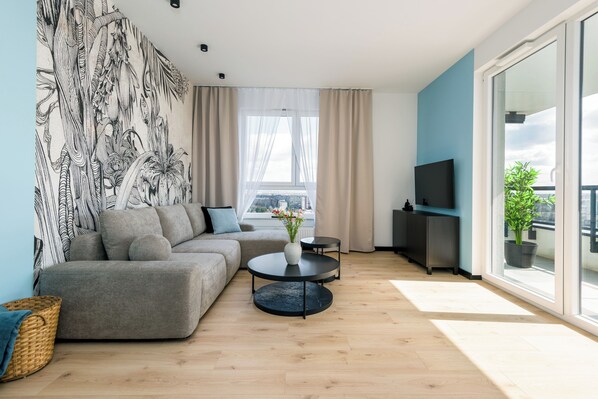 Luxury Apartment, Balcony, City View | Living area