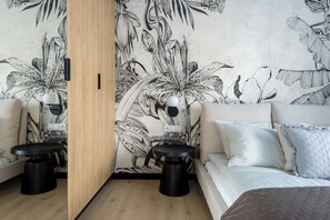 Luxury Apartment, Balcony, City View | 1 bedroom, in-room safe, individually decorated, individually furnished - Sky by Kairos Apartments (Katowice)