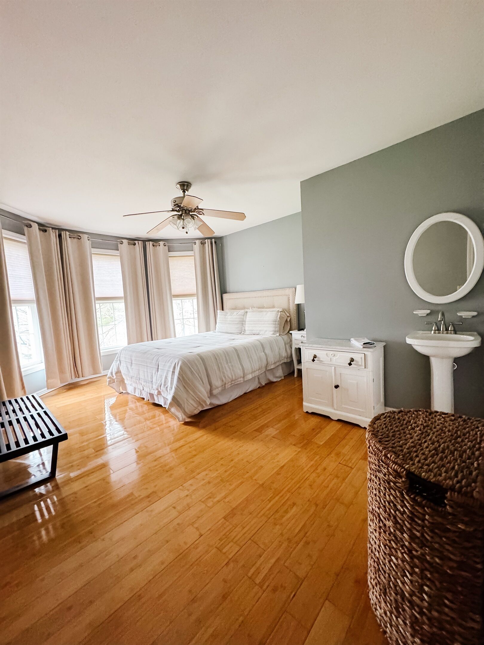 5 chambres, bureau, Wi-Fi gratuit, draps fournis