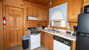 Fridge, microwave, oven, coffee/tea maker