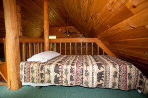 WiFi, bed sheets - Cabin 2332 - Small Log Cabin inside Private Resort (Bagley Township)