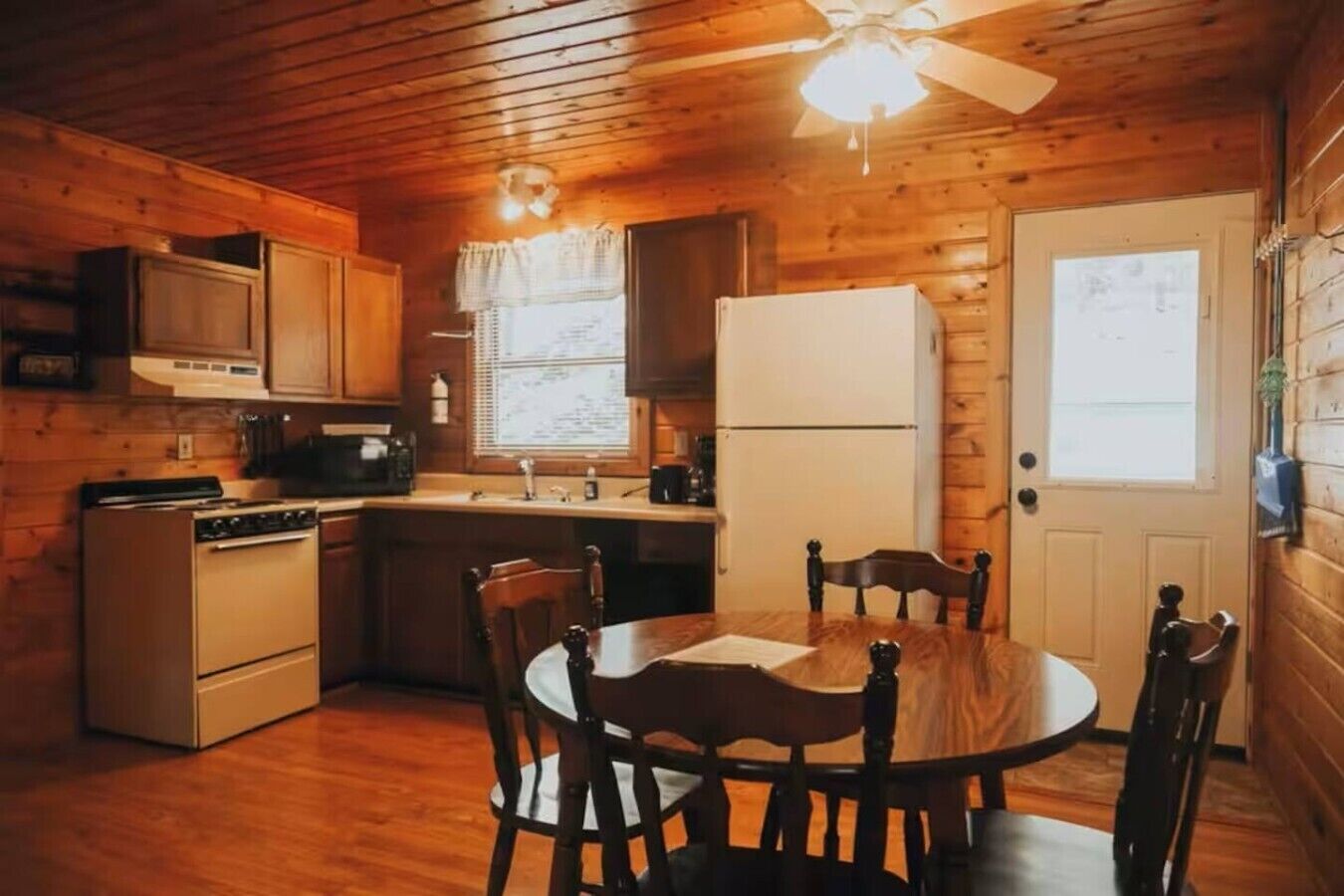 Fridge, microwave, oven, coffee/tea maker