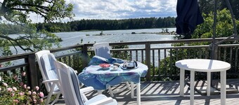 Modern Cottage with Lakeside Location and Idyllic Setting near Loftahammar | SE05084