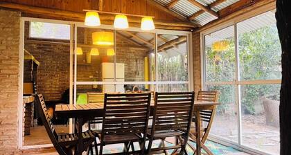 Beautiful country house for rest and meetings Equipped, comfortable and functional.