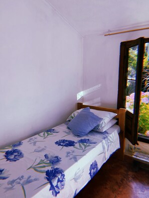 Individually decorated, desk - Casa Larica (Barra de Valizas)