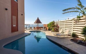 Piscine extérieure, piscine chauffée