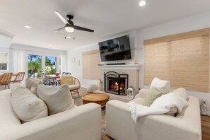 Smart TV, fireplace, stereo