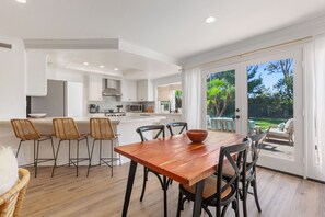 Dining - Beautifully designed home with Luxury Furnishings (Vista)
