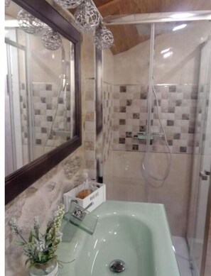 Shower, hair dryer, towels, soap - A casiña Vella (Combarro) (Casalvito)