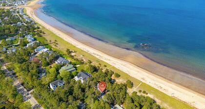 Bayview Beach Cottage For 4!