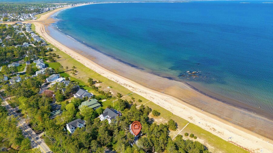 Bayview Beach Cottage For 4!