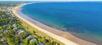 Bayview Beach Cottage For 4!