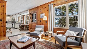 House, Multiple Beds, Kitchen, Ocean View (Bayview Beach Cottage) | Living area