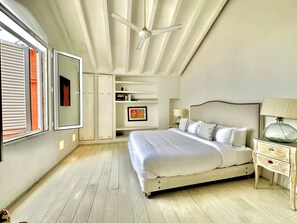 Exclusive Apartment | Room amenity