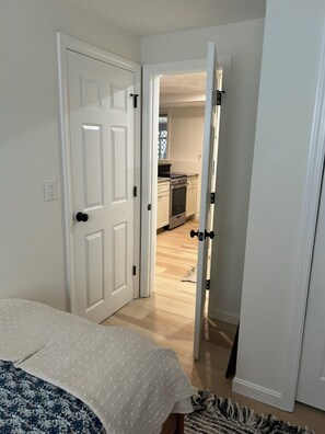 1 bedroom, bed sheets