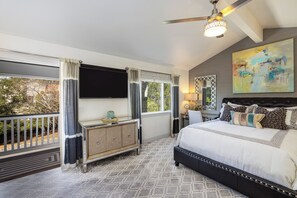 4 bedrooms, iron/ironing board, travel crib, free WiFi