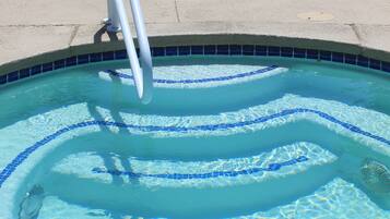 Ulkouima-allas, lämmitetty uima-allas