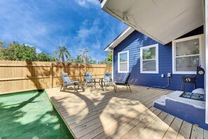 Outdoor dining - 5 min to downtown Tampa- Friendly w/ Fenced Yard (Tampa)