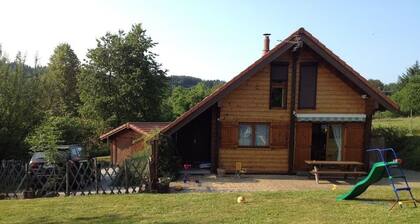 Quiet Finnish-style chalet with 11 ares of fully enclosed garden