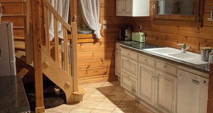 Quiet Finnish-style chalet with 11 ares of fully enclosed garden
