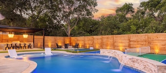 Resort Villa /Heated Pool /Pickleball