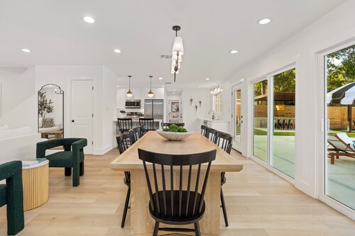 Resort Villa /Heated Pool /Pickleball