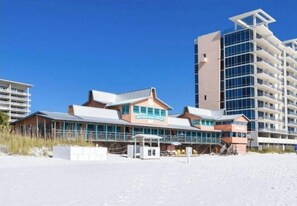 Exterior - "Salty Beach" Beachfront Paradise, your Dream Getaway.  Poolside Cabana Bar/Cafe (Destin)