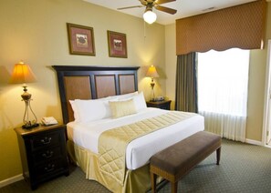 4 bedrooms, desk, iron/ironing board, WiFi
