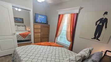 1 habitación, tabla de planchar con plancha, wifi y ropa de cama