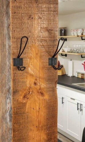 Interior - Beautiful, Cozy & Private Space in Thunder Bay! (Thunder Bay)