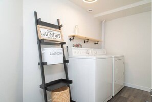 Interior - Beautiful, Cozy & Private Space in Thunder Bay! (Thunder Bay)