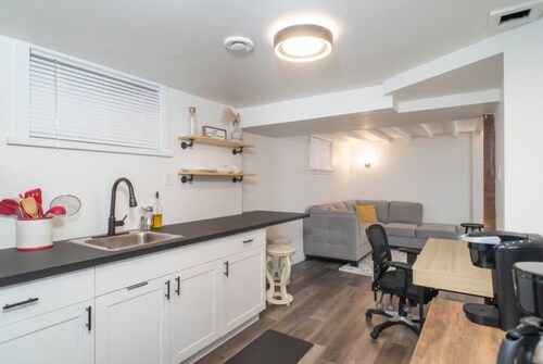 Beautiful, Cozy & Private Space in Thunder Bay!