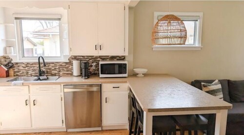 Charming 2-Bdrm Main Floor Unit | Quiet Location