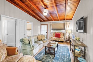 Cottage, 2 Bedrooms, Kitchen | Living area